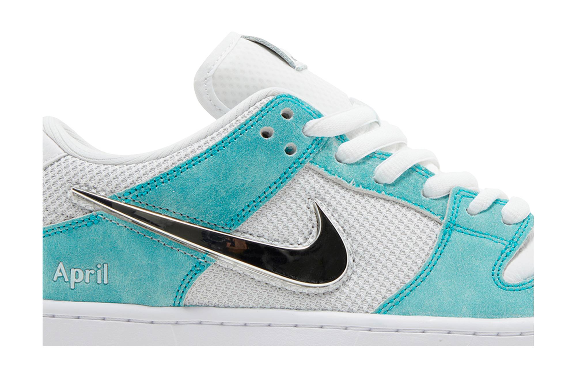 April Skateboards x Nike Dunk Low SB 'Turbo Green' FD2562-400 - Image 2